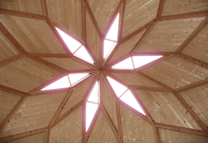 Aux insolites des feuillardiers - zomes - haute vienne - logement insolite - architecture toit