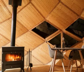 Aux insolites des feuillardiers - zomes - haute vienne - logement insolite - zome chataigne - interieur